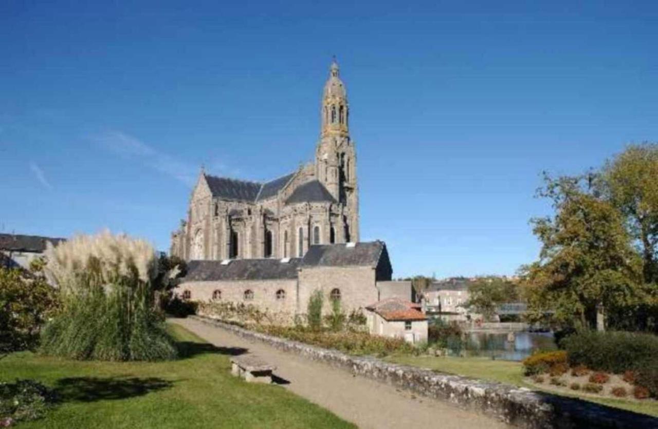 Appart-Alma Saint-Laurent-sur-Sevre Luaran gambar